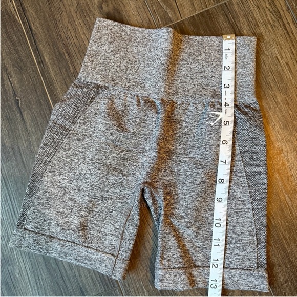 Gymshark High Rise Flex Shorts in Greyed Purple/White Size XS - Picture 6 of 7